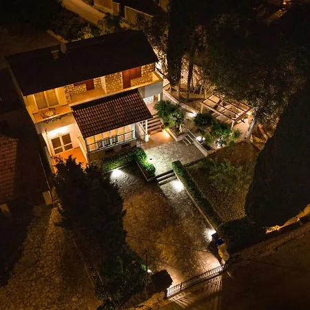 Regi Villa