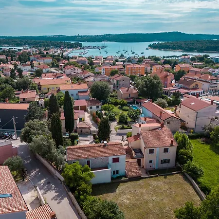 Regi Villa