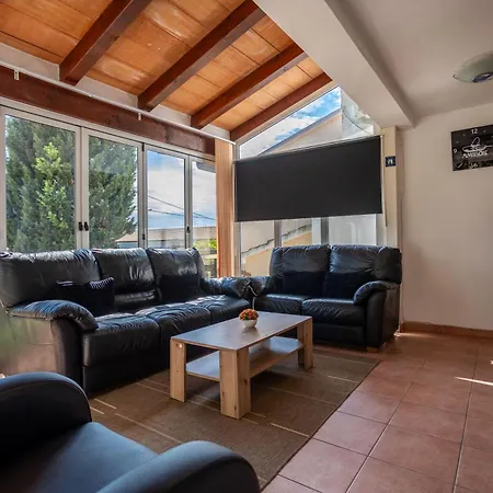 Regi Villa *