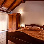 Regi Villa